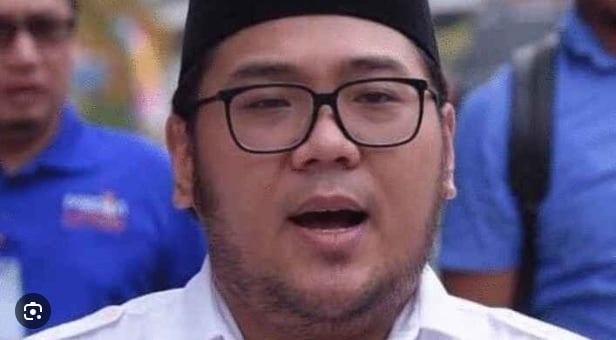 邦莫达儿子吁领导层召回被开除冻结前巫统领袖