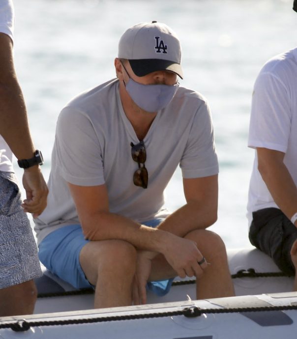 里奥纳度携22岁嫰模游艇上过夜 1举动被轰伪君子