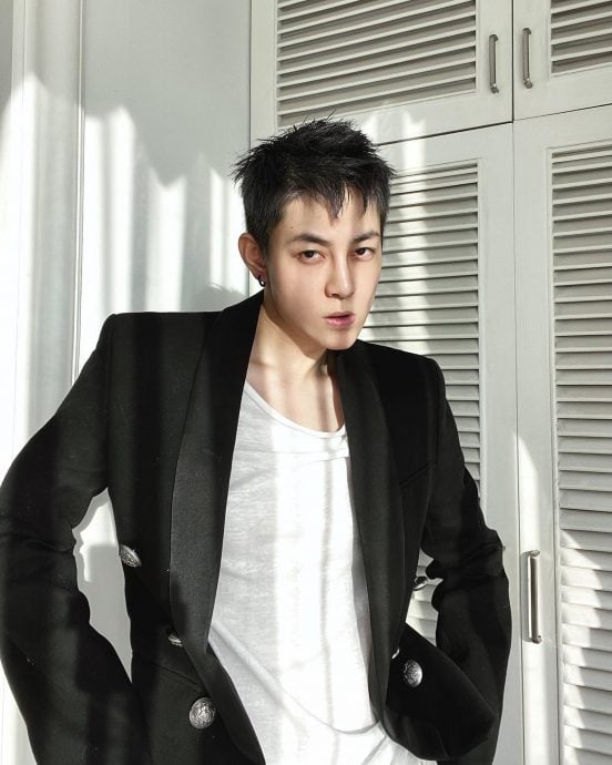 阿娇情路坎坷 被“女版陈冠希”当街吻脸