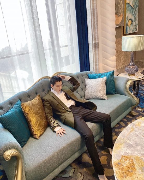 阿娇情路坎坷 被“女版陈冠希”当街吻脸