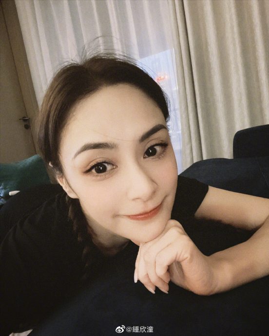 阿娇情路坎坷 被“女版陈冠希”当街吻脸