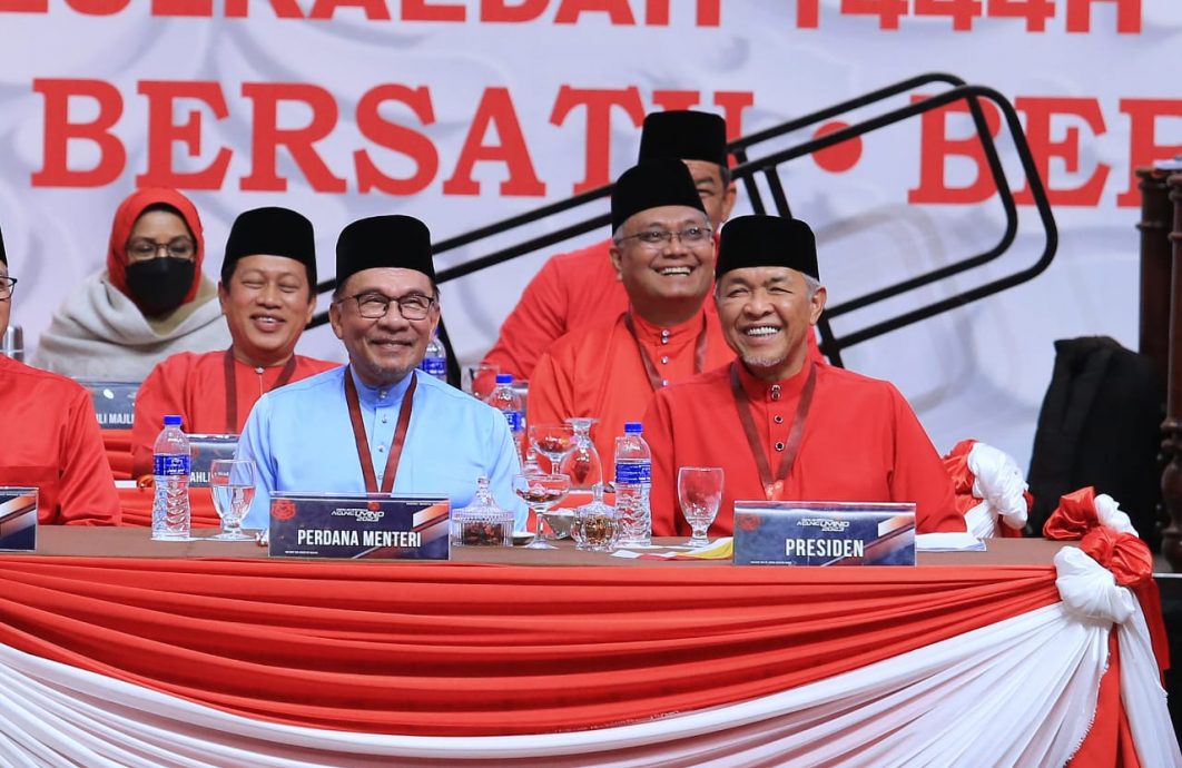 阿末扎希:给团结政府一个机会兑现承诺