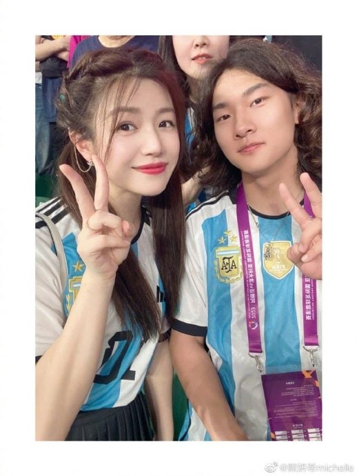 陈妍希带儿朝圣梅西 6岁小星星高清照曝光