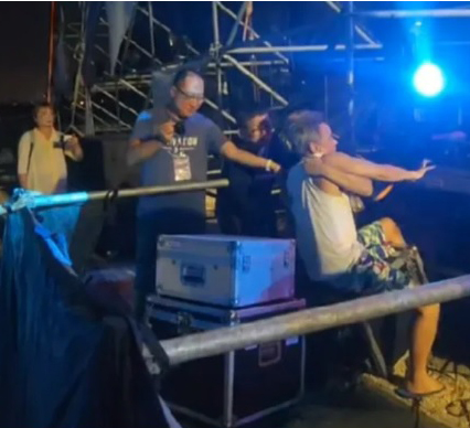 陈昇踩空跌落舞台 惊悚画面曝光