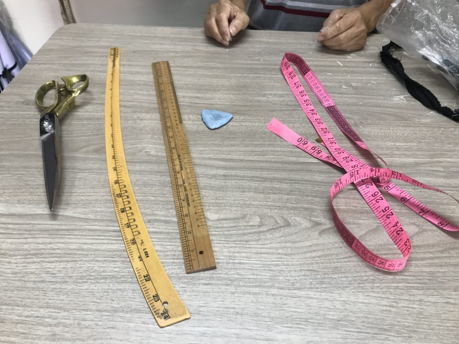 霹：21日见报／它的诞生//封底主文／