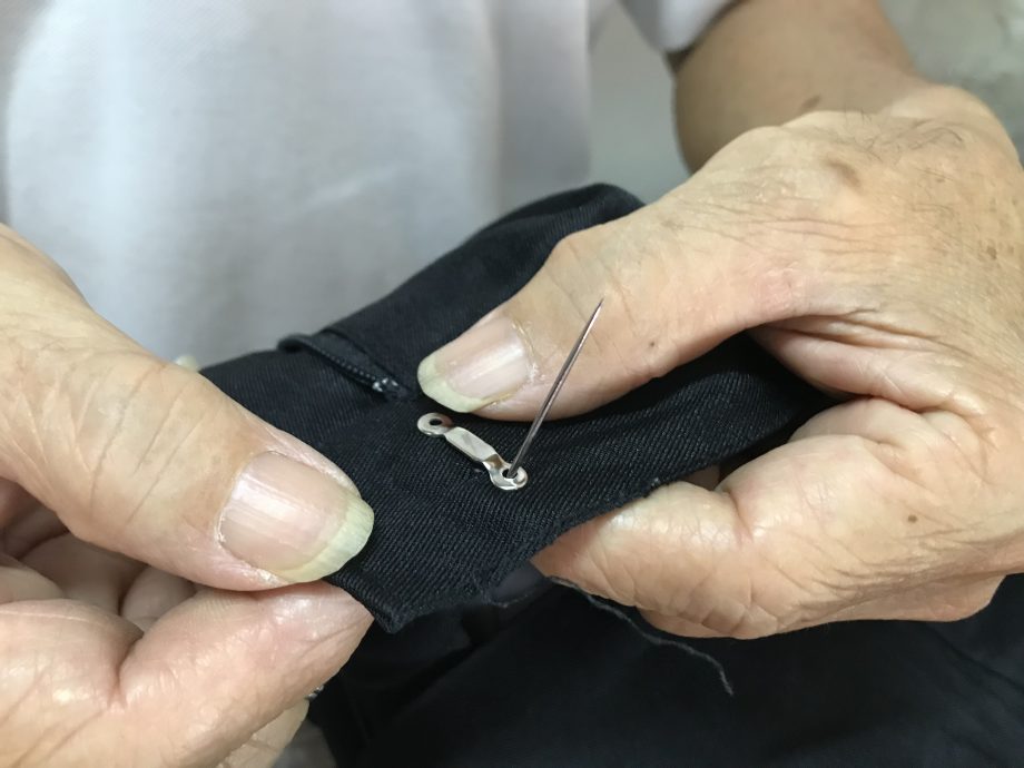 霹：21日见报／它的诞生//封底主文／