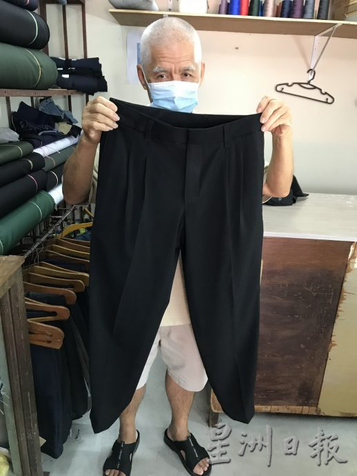 霹：21日见报／它的诞生//封底主文／