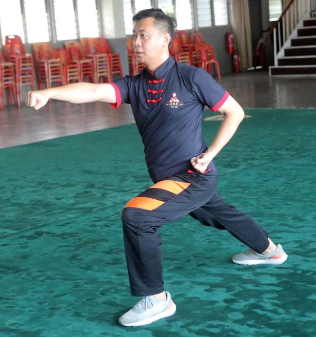 霹：30日见报／封底主文／十八般武艺|精武十套基本拳 打下扎实武术根基