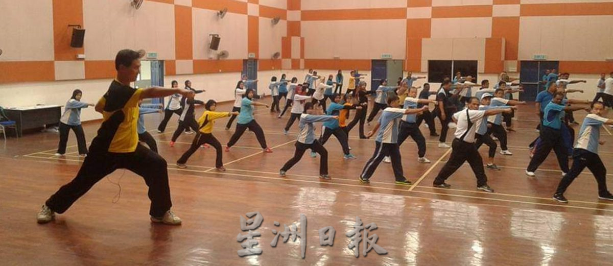 霹：9日见报／封底主文／十八般武艺