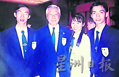 霹:封底主文【十八般武艺】/6月2日见报/一家共习太极拳 天伦之乐成美好回忆