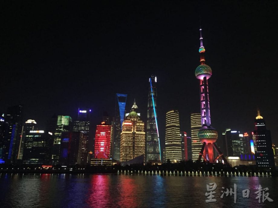 霹:封面主文/赴华签证登门排期久 旅社代办反应热