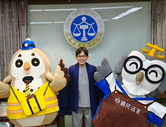 黄子佼性骚形象重创 “国民法官”代言全下架