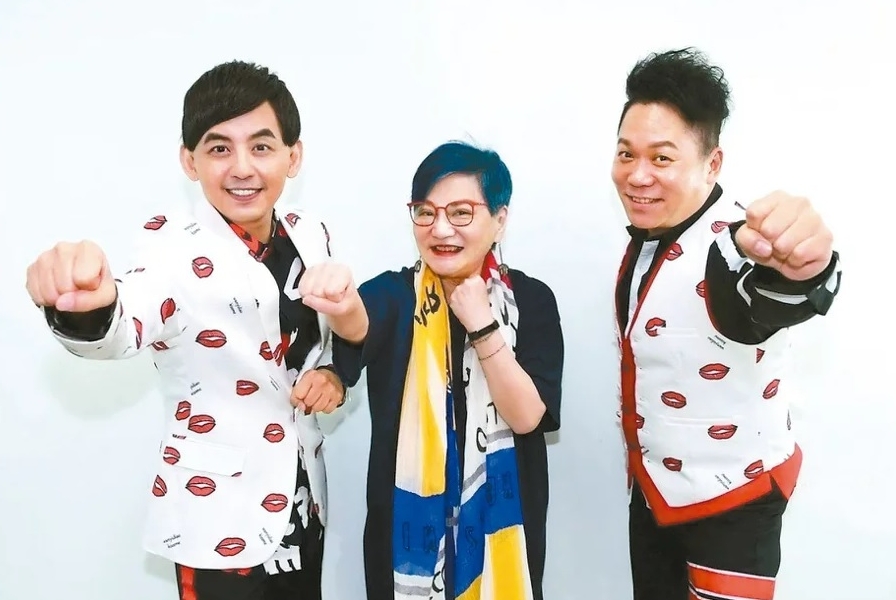 黄子佼惊传送医　张小燕心焦如焚