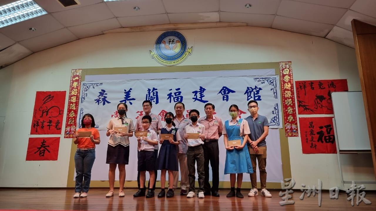 黄毓华：能协助职业发展 遗憾青年不懂会馆力量