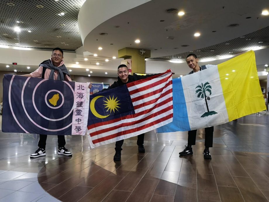 北海锺灵中学3名学生在2023年世界学者杯多哈全球赛,襄括26枚金牌和7枚银牌