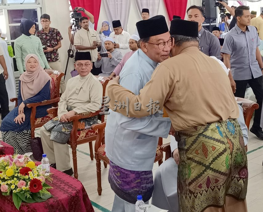 （全国版）安华：7个月来没一项工程是被财政部或任何部长“中饱私囊”