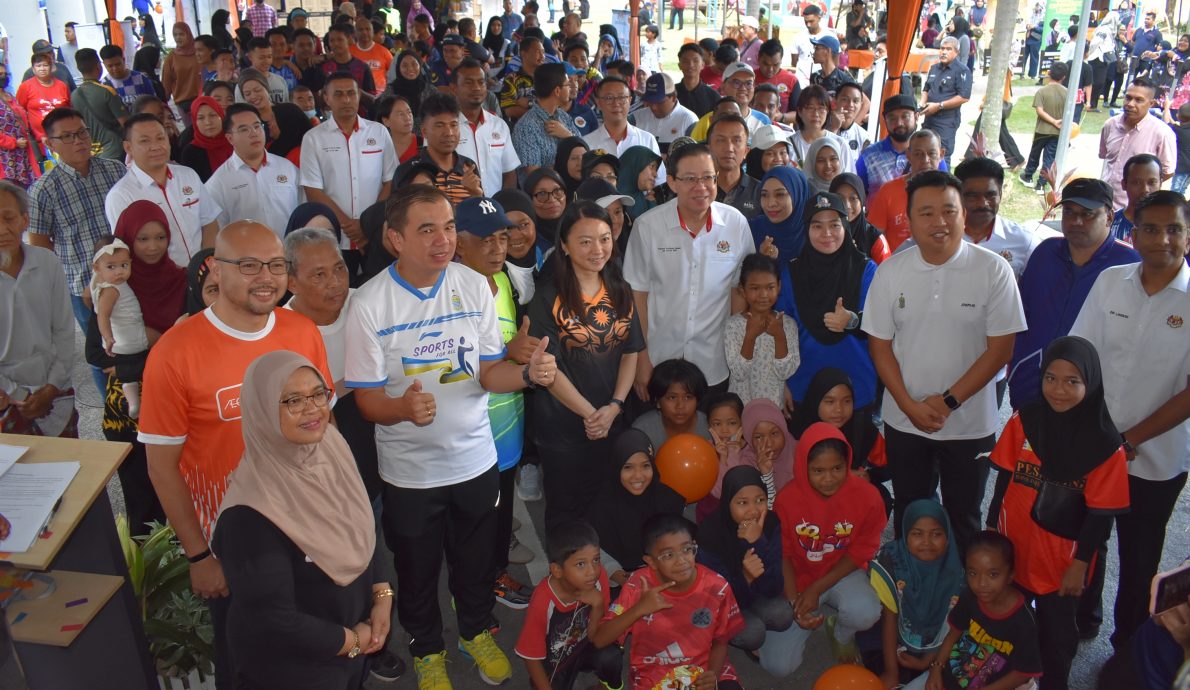 (全国版)杨巧双:在6州推行免费尊巴舞蹈班