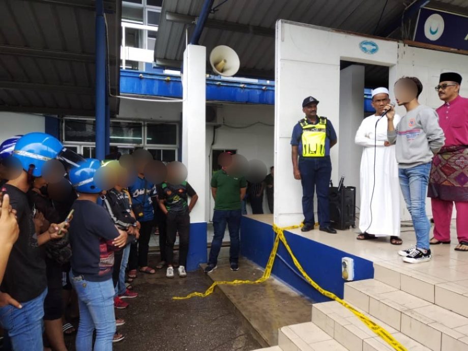 网红邀飙车族深夜飞驰遭警方取缔逾300人 总警长亲自来训话