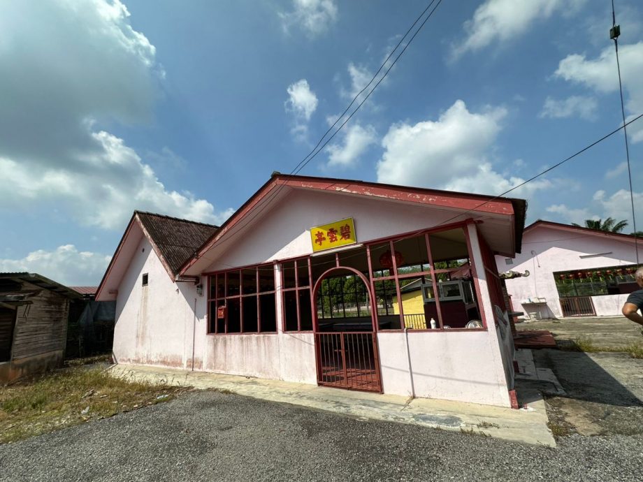 (古城封底主文)【乡镇情深】冯鹿巴登新村