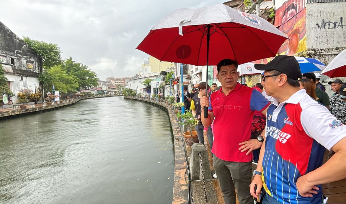 （古城封面主文）议员团徒步巡视旅游区·改善不足迎接旅游年
