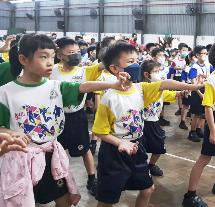 (古城版)推广健身气功校园五禽戏成效显著