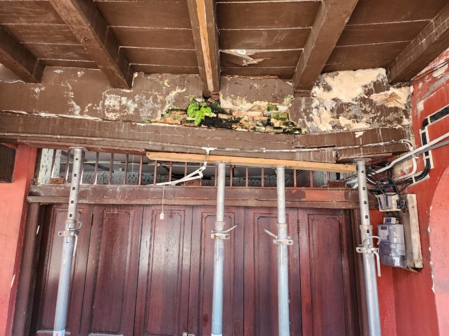 (古城版)红屋店面单位被白蚁侵蚀、老旧等问题,林朝雁呼吁当局关注