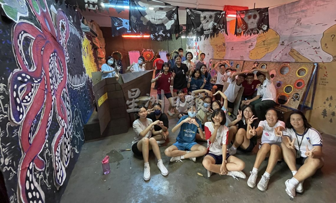 （古城第2版主文）校庆班级布置成培风传统，学生化单调为乐园