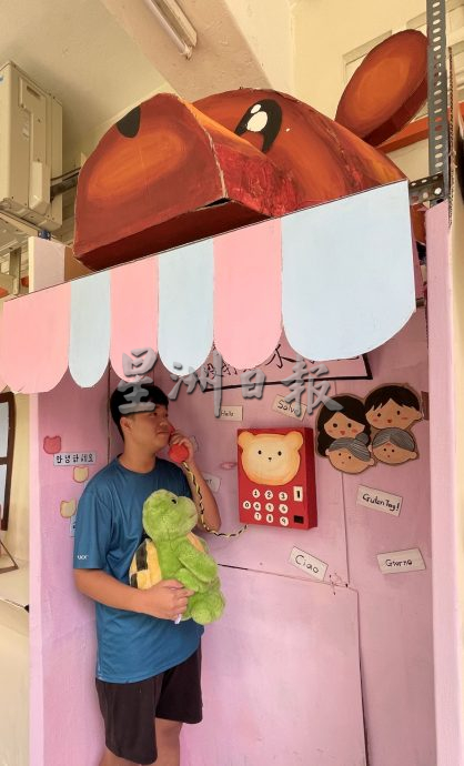 （古城第2版主文）校庆班级布置成培风传统，学生化单调为乐园