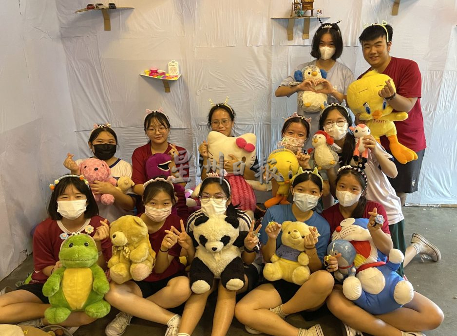 （古城第2版主文）校庆班级布置成培风传统，学生化单调为乐园