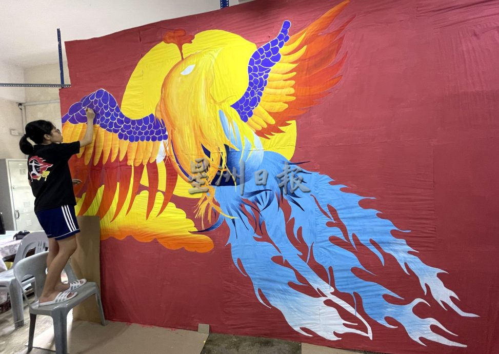 （古城第2版主文）校庆班级布置成培风传统，学生化单调为乐园