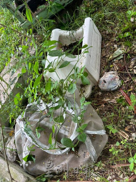 (古城第七版主文)东圭纳巴刹厕所设施损坏