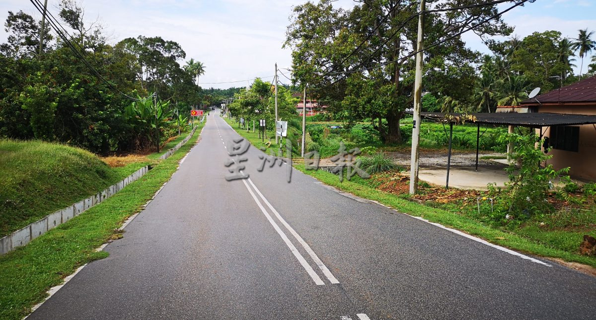 (古城第三版主文)“CMI INFRA”接管后更糟糕 阿依沙叻除草工作流于表面 草率不认真