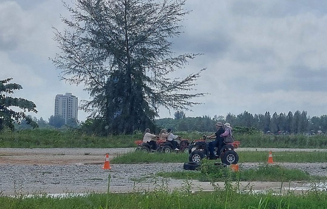 (古城第三版主文)霸占海边停车格的餐车将被移走