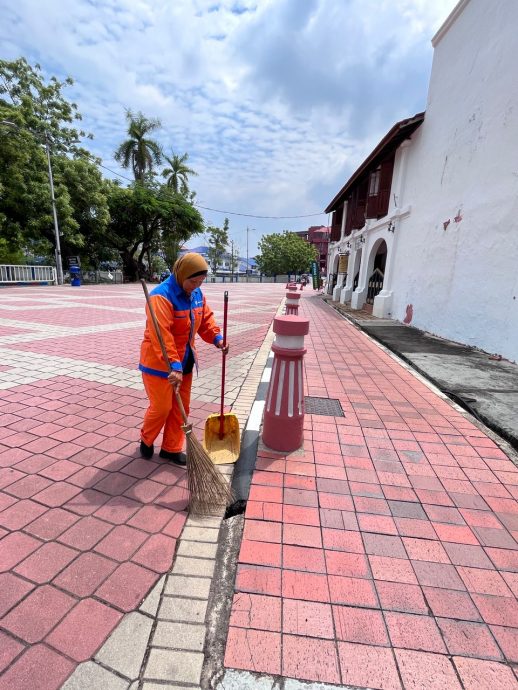 (古城第二版主文)《敬业乐业》—美丽城市的无名英雄