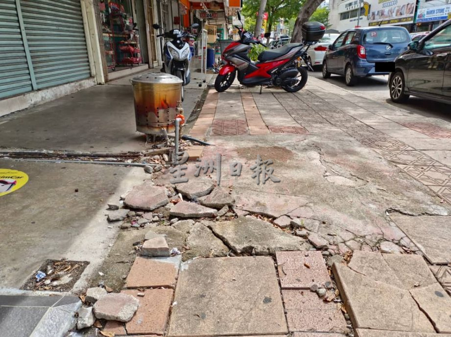 (古城第二版主文)马六甲拉也走道成行人陷阱