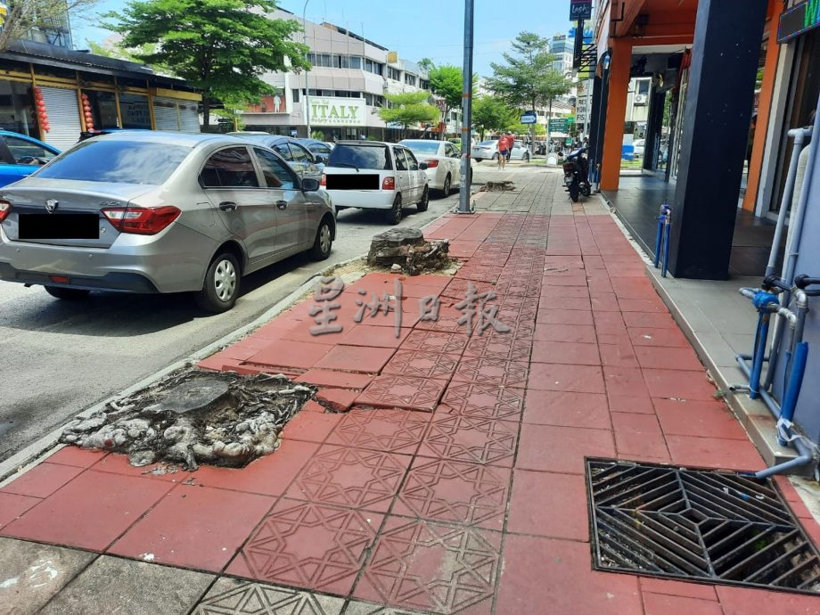 (古城第二版主文)马六甲拉也走道成行人陷阱