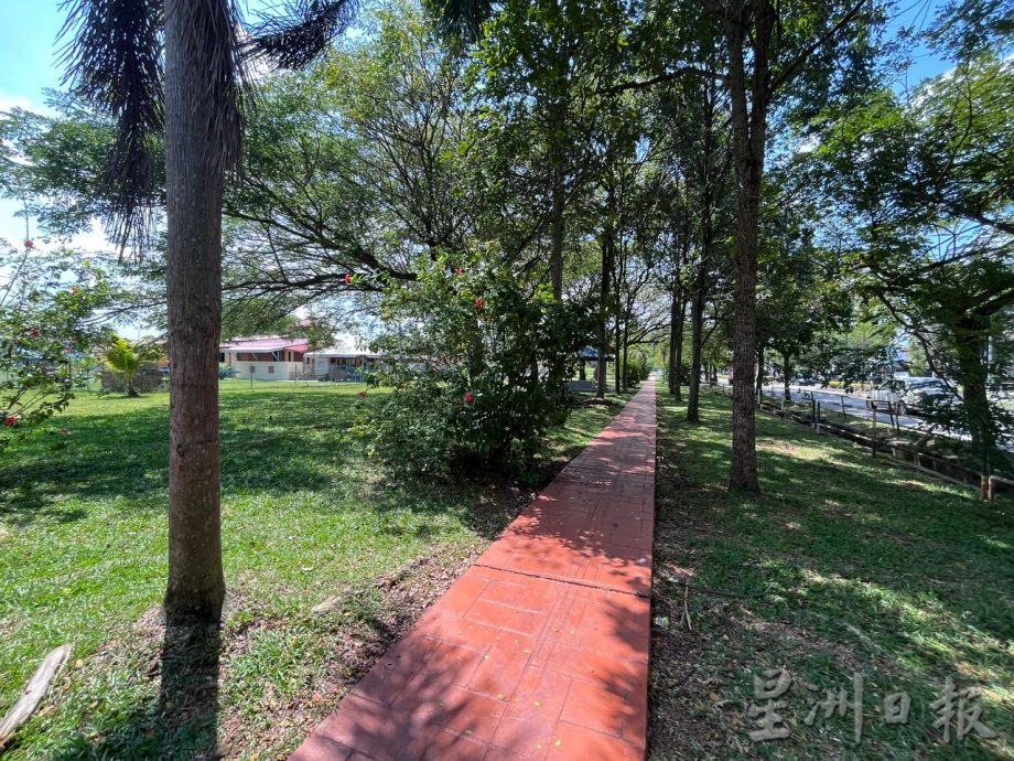 (古城第五版主文)居民投诉有人带狗到公园散步,担心对孩童个人安全与健康构成威胁