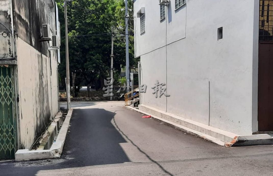 （古城第四版主文）爱极乐商业区三条横巷改为单程道,有效减缓交通阻塞情况