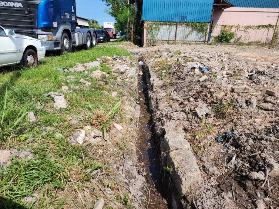 （古城第四版主文）转换地方政府辖区、更换负责单位，商家租空地缴了半年租金还未能开始使用