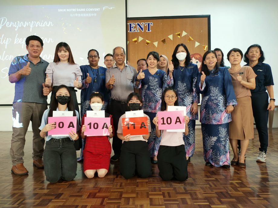 (古城第四版主文)马六甲圣母中学大马教育文凭华文科达及格率98.18