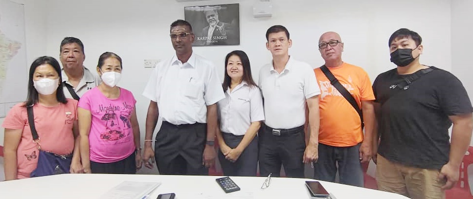 吉大臣讲座会上爆粗，雷尔号召全马女性报警