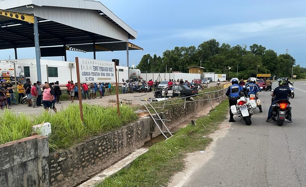 (大北马)父载儿到庙宇拜拜途中车祸亡!