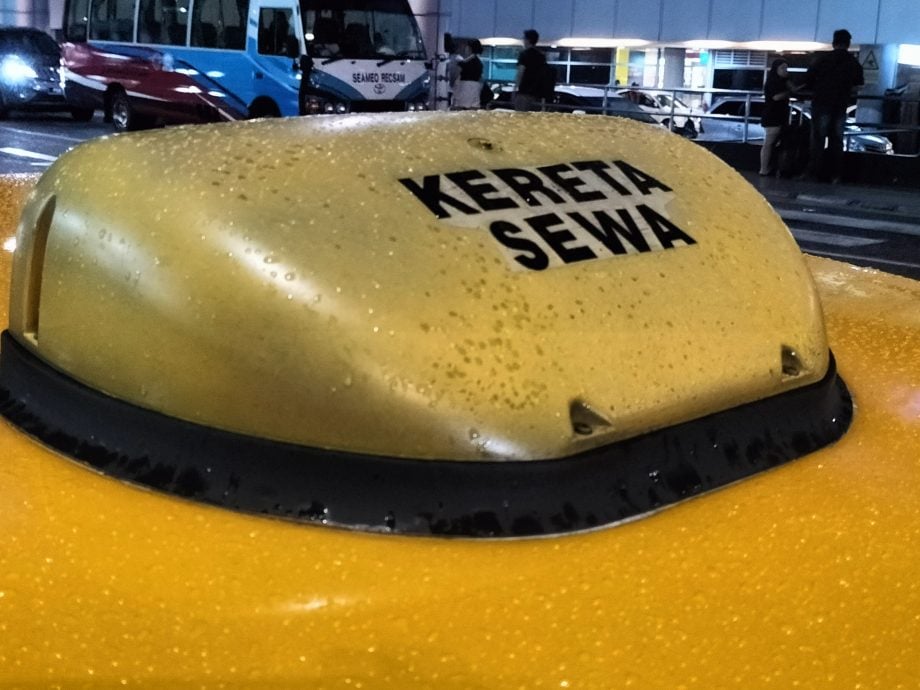 (大北马)陆路交通局机场“捉虫” 3司机被逮个正着 1司机属于重犯