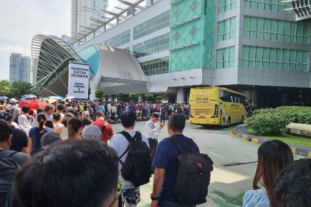 (已签发)全国:狮城移民局:6月1日近25万人陆路关卡出境 创边境重开以来最高纪录