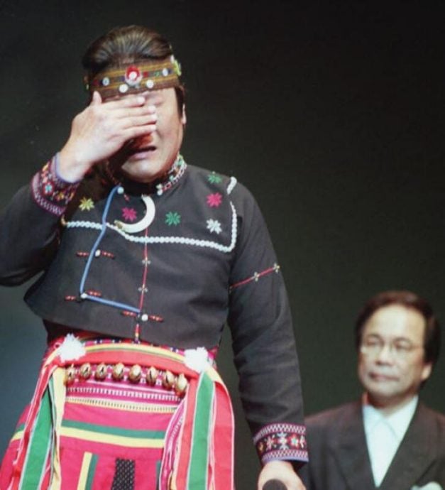 （已签发）柔：狮城二三事头条：曾多次来新登台演唱 狮城艺人缅怀万沙浪