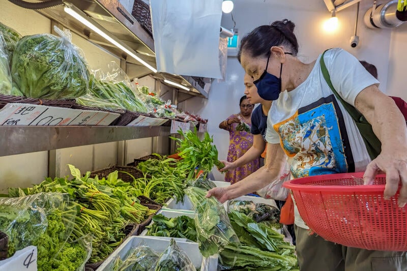 (已签发)柔:狮城二三事:天气好收成佳 大马进口菜价纷跌 菜心小白菜便宜50%