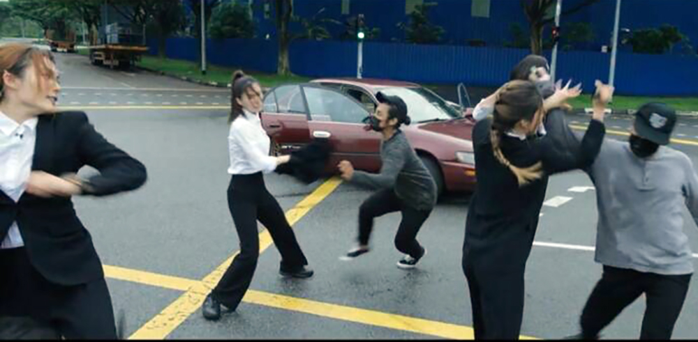 (已签发)柔:狮城二三事:女保镖题材被赞新尝试 黄思恬剪刀脚引注目