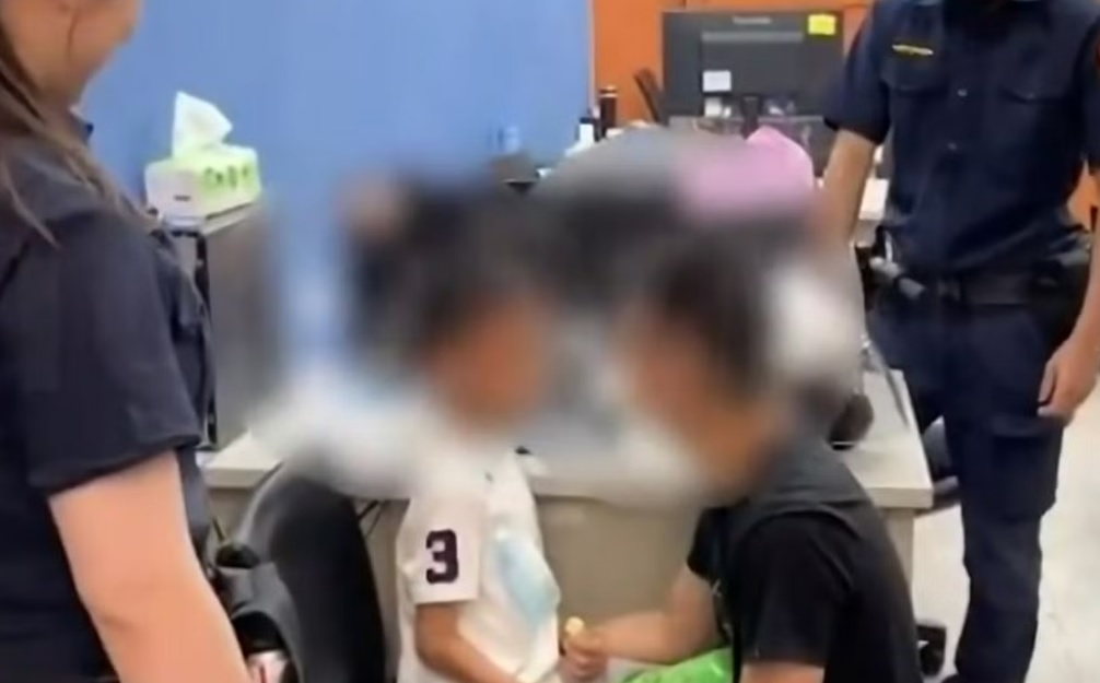 (已签发)柔:狮城二三事:狮城7岁童台湾西门町迷路 警员助一家团聚