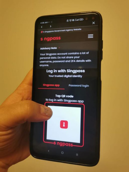 (已签发)柔:狮城二三事:网购被骗下载恶意软件 8人痛失12.4万新元公积金