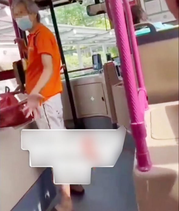 (已签发)柔:狮城二三事:阿叔带榴梿上巴士 车长熄车拒载反遭骂